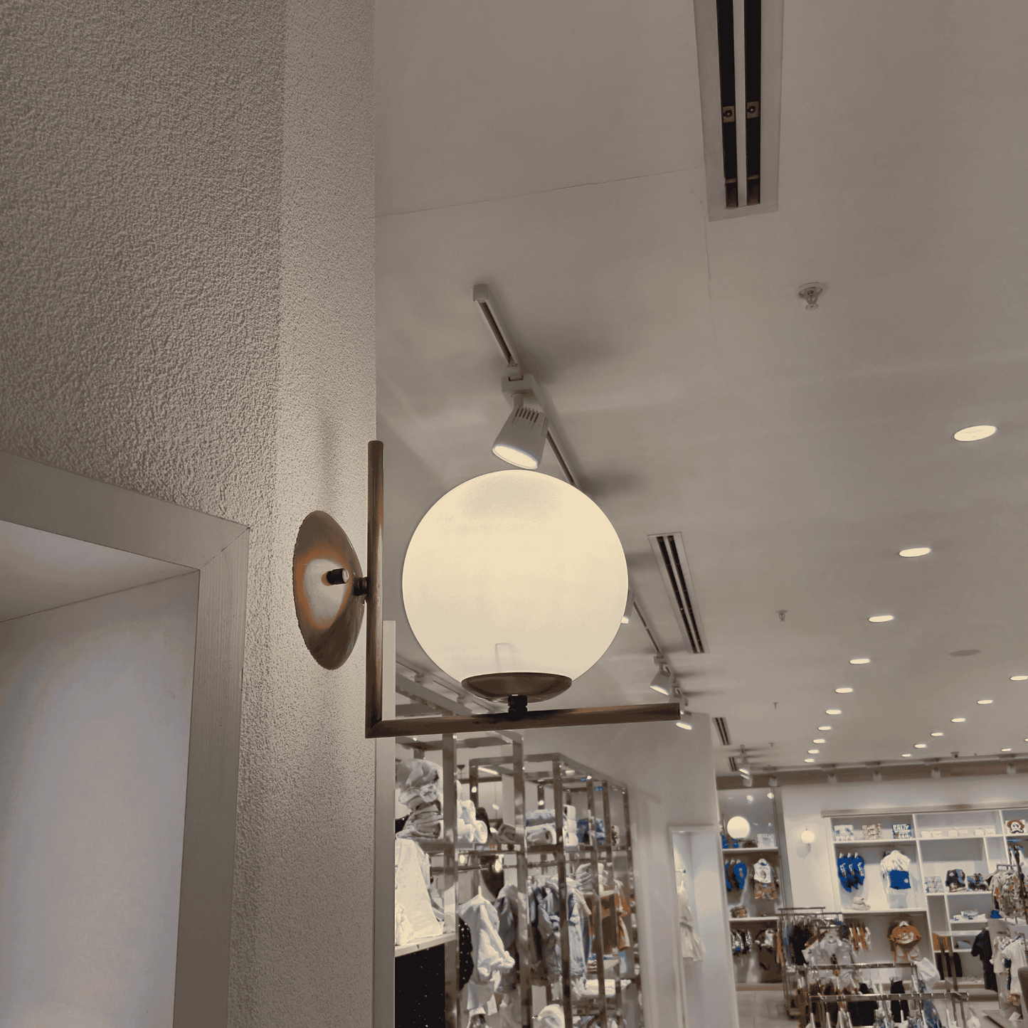 Brass Bathroom Wall Sconce with Frosted Globe – Modern Vanity Light, Minimalist Hardwired Fixture for Mirror or Sink Area