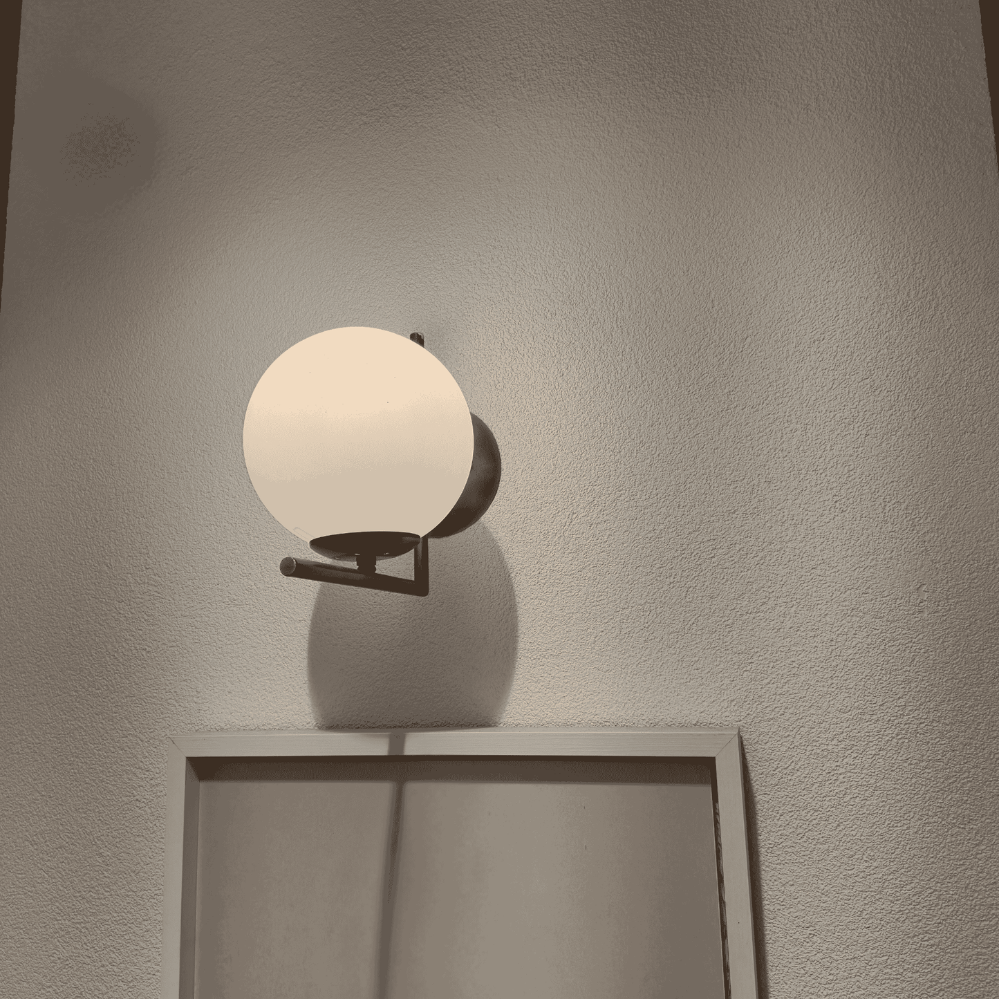 Brass Bathroom Wall Sconce with Frosted Globe – Modern Vanity Light, Minimalist Hardwired Fixture for Mirror or Sink Area