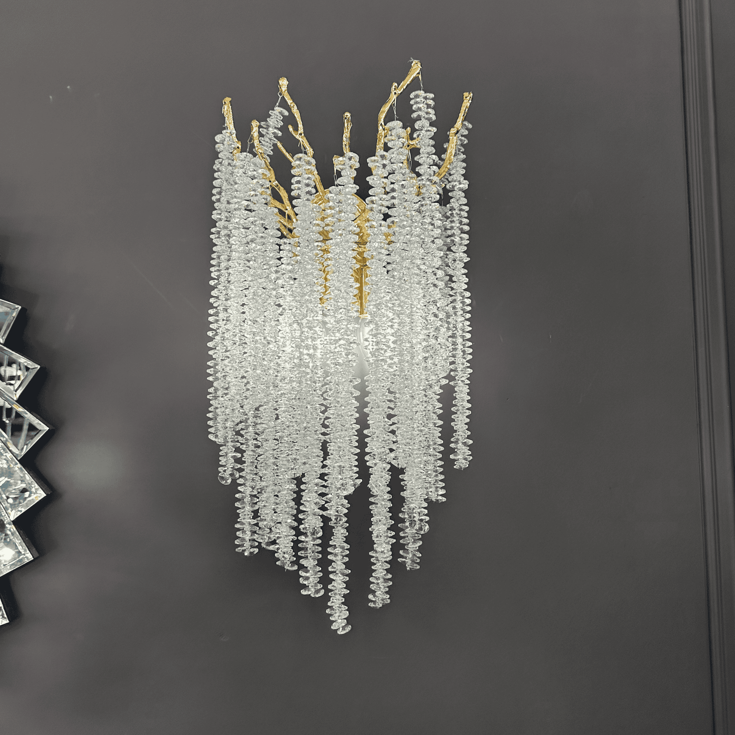 Gold Branch Crystal Wall Sconce – Nature-Inspired Luxury Light Fixture for Hallways, Bedrooms, Living rooms, Hallways, Hotels, Salons