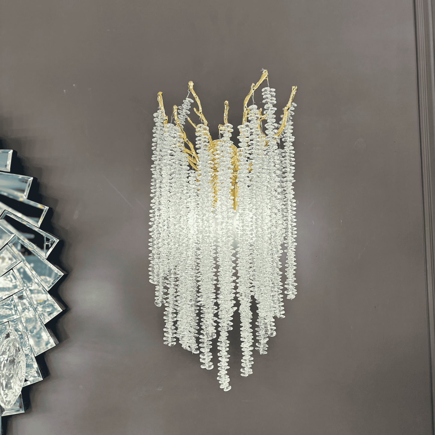 Gold Branch Crystal Wall Sconce – Nature-Inspired Luxury Light Fixture for Hallways, Bedrooms, Living rooms, Hallways, Hotels, Salons